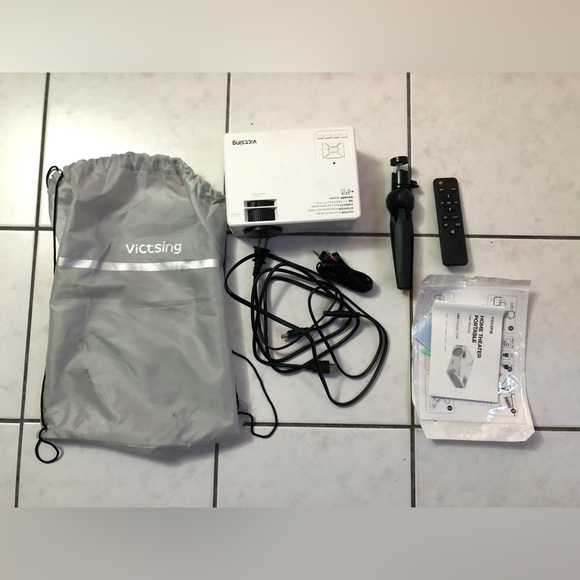 Victsing UBS Projector - Picture 2 of 3